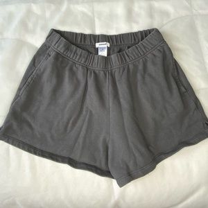 Used (in good condition) 100% cotton, 80s style shorts.